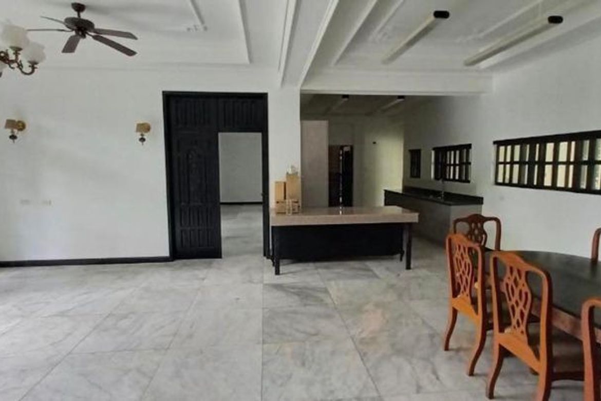6 Bedroom House for Rent in Ugong Norte, Quezon City, Metro Manila photo 5