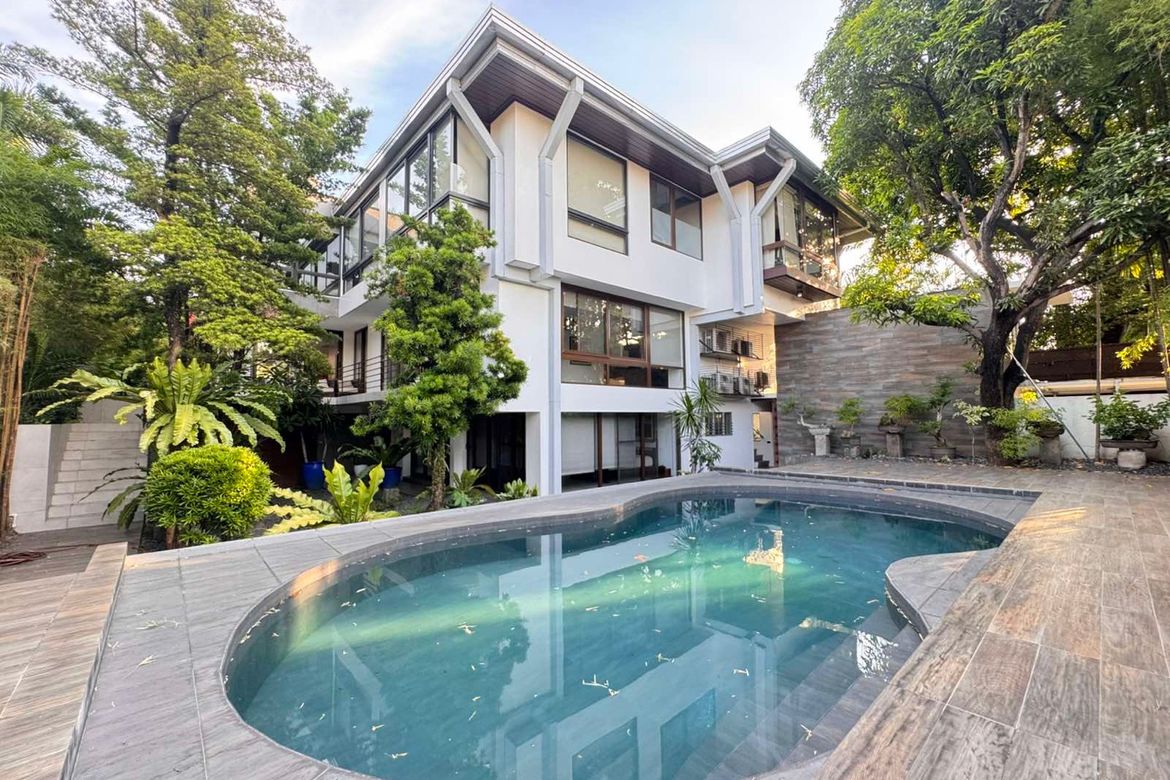 6 Bedroom House for Rent in Ugong Norte, Quezon City, Metro Manila