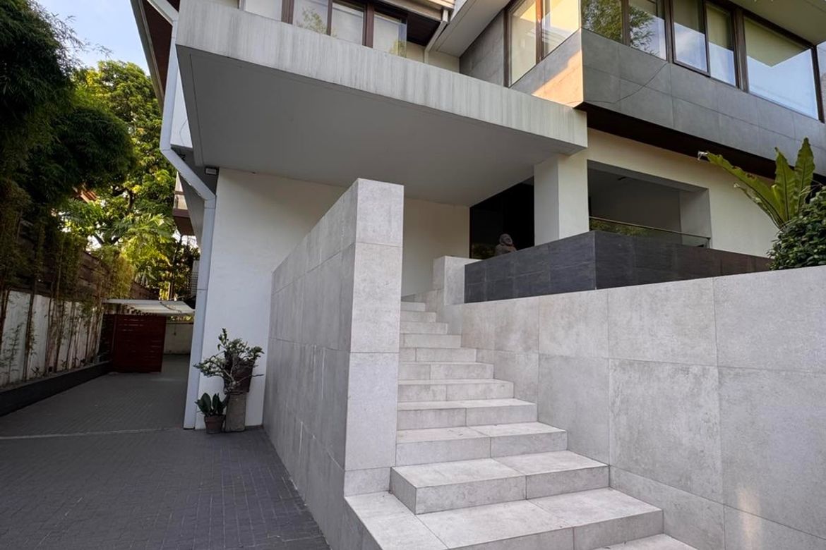6 Bedroom House for Rent in Ugong Norte, Quezon City, Metro Manila photo 2