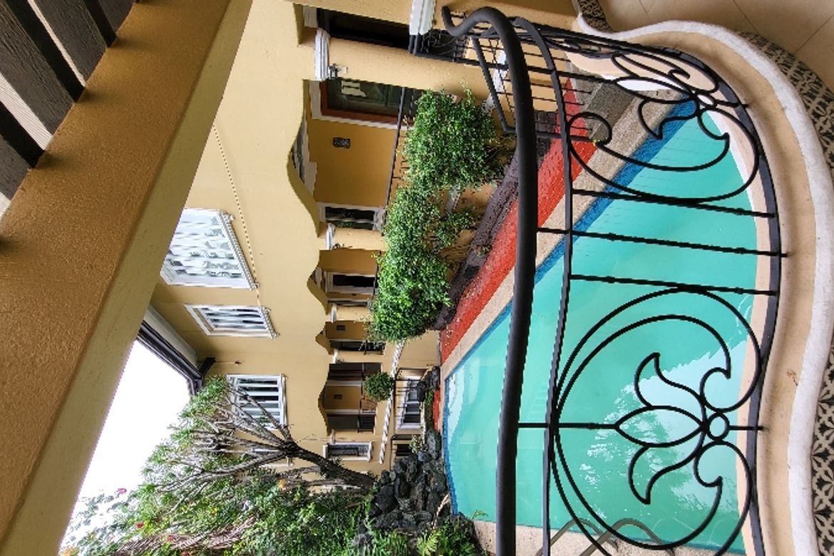 6 Bedroom House for Sale in Alabang, Muntinlupa, Metro Manila – photo 2