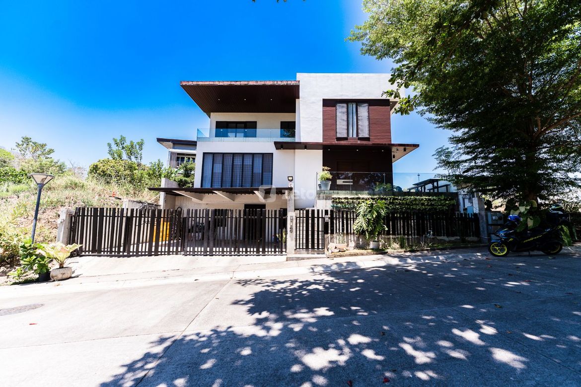 6 Bedroom House for Sale in Alegria Hills, Agusan, Cagayan de Oro, Misamis Oriental