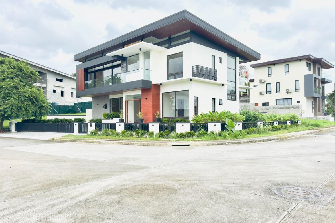 6 Bedroom House for Sale in Almanza Dos, Las Piñas, Metro Manila – photo 4