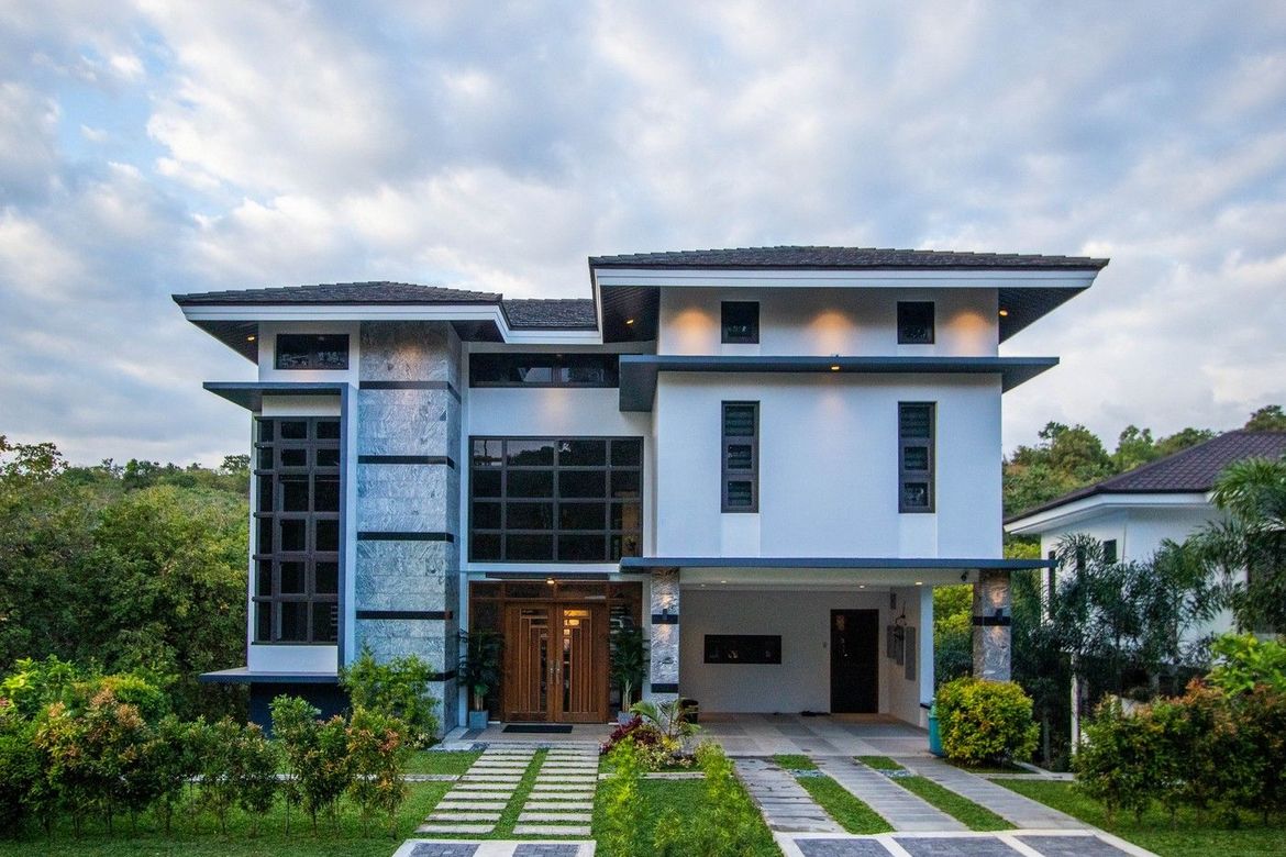 6 Bedroom House for Sale in Anvaya Cove, Mabatang, Abucay, Bataan