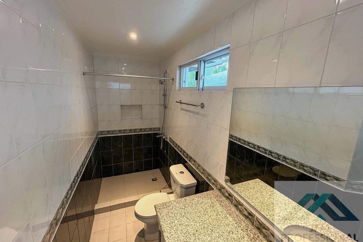 6 Bedroom House for Sale in Ayala Alabang Village, New Alabang Village, Muntinlupa, Metro Manila – photo 2