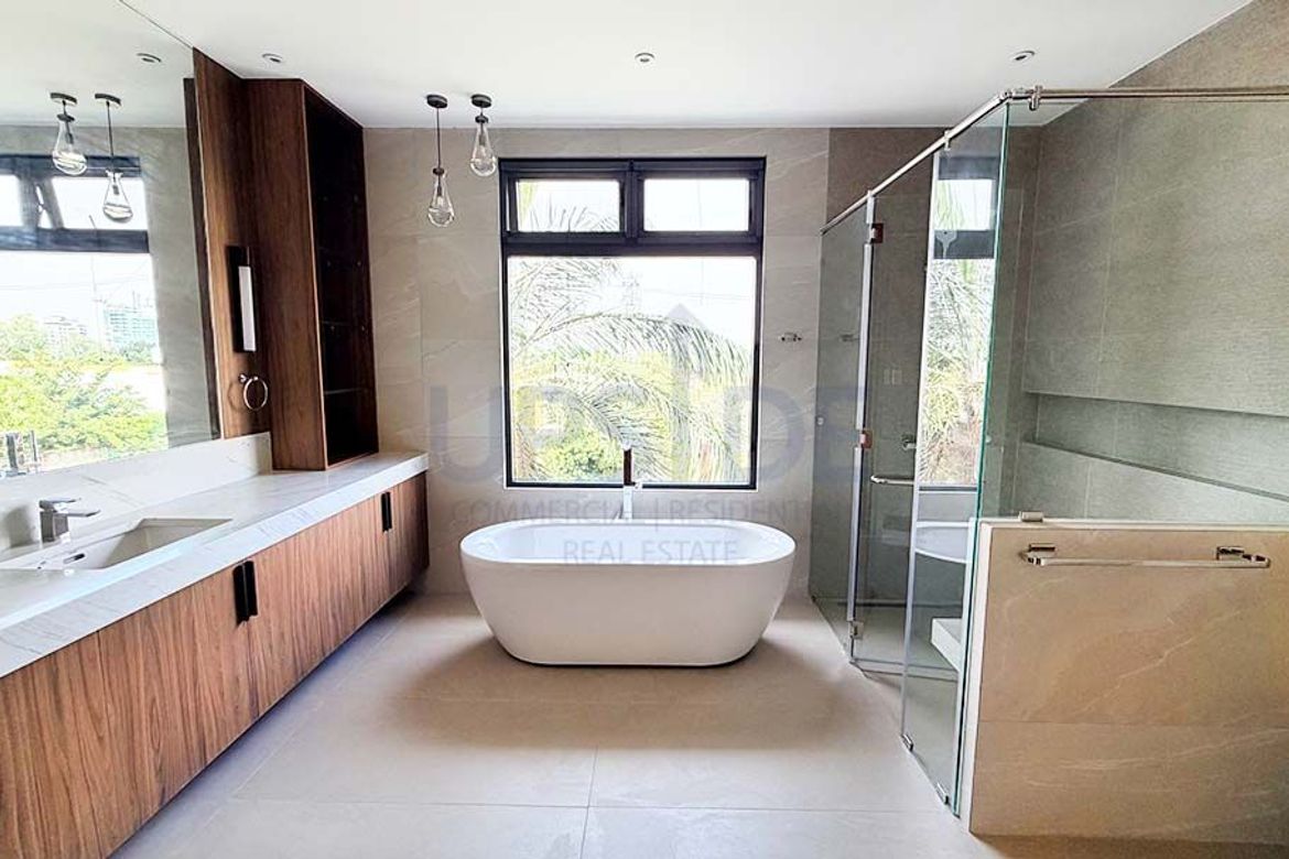 6 Bedroom House for Sale in Ayala Alabang Village, New Alabang Village, Muntinlupa, Metro Manila – photo 7