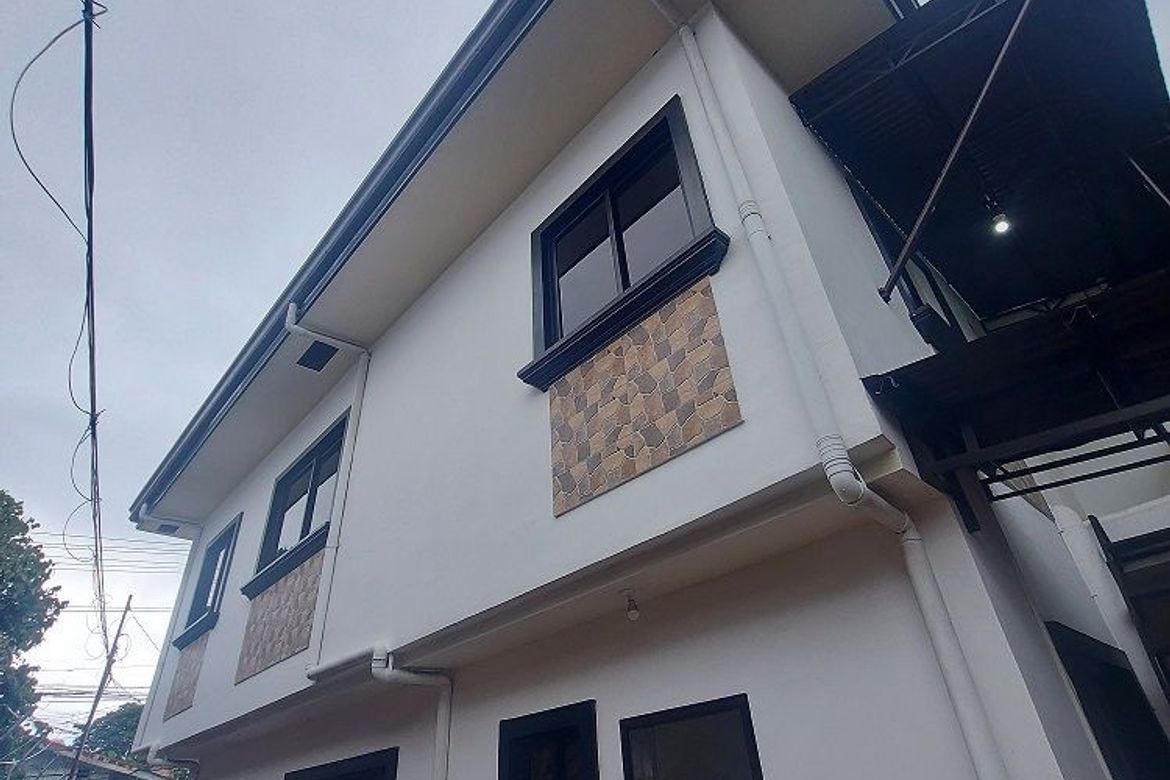 6 Bedroom House for Sale in Bagacay, Dumaguete, Negros Oriental