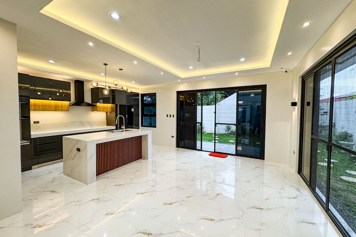 6 Bedroom House for Sale in Bagong Silangan, Quezon City, Metro Manila – photo 3