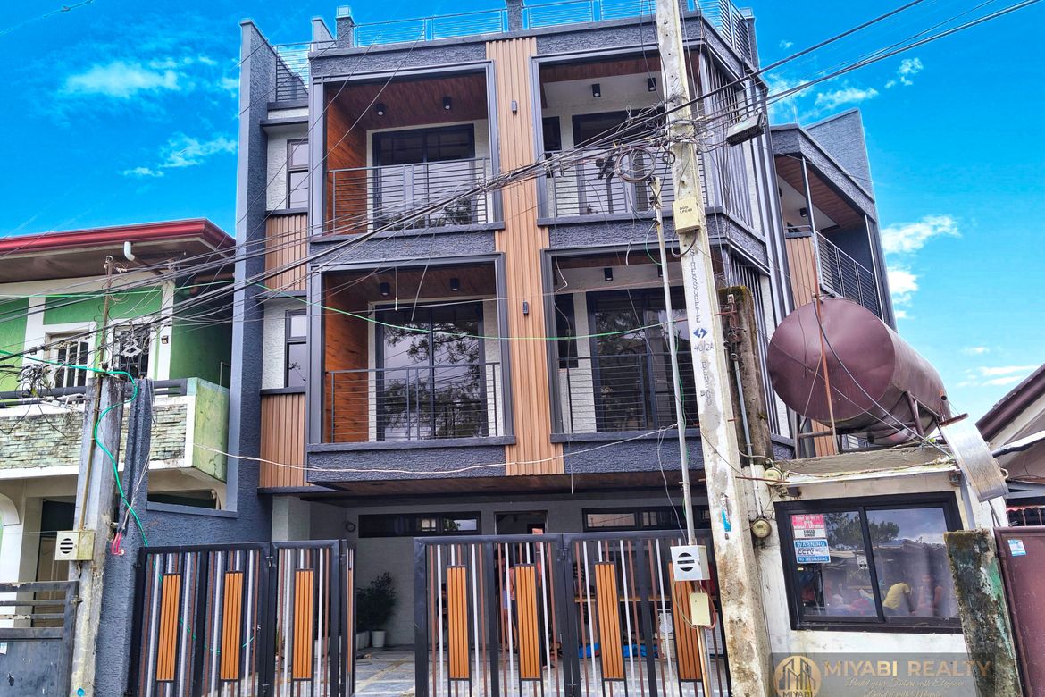 6 Bedroom House for Sale in Bakakeng North, Baguio, Benguet
