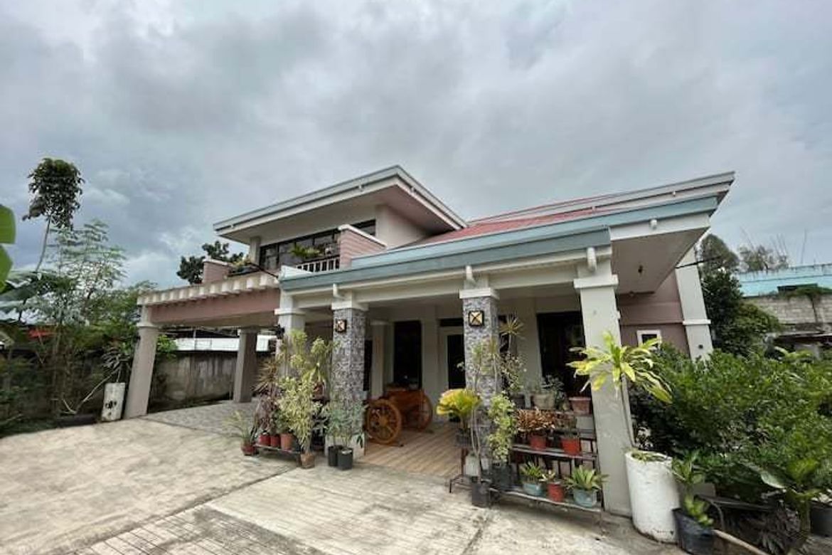 6 Bedroom House for Sale in Balantang, Iloilo City, Iloilo