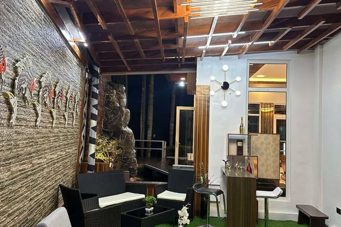 6 Bedroom House for Sale in Barangay 62-A, Cavite City, Cavite