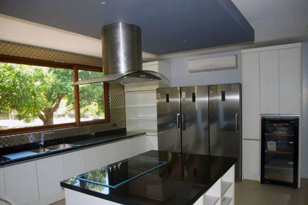 6 Bedroom House for Sale in Bel-Air, Makati, Metro Manila – photo 2