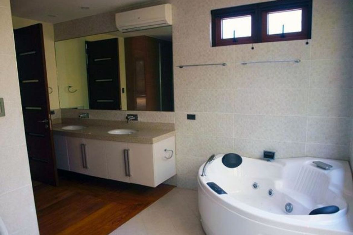 6 Bedroom House for Sale in Bel-Air, Makati, Metro Manila – photo 4