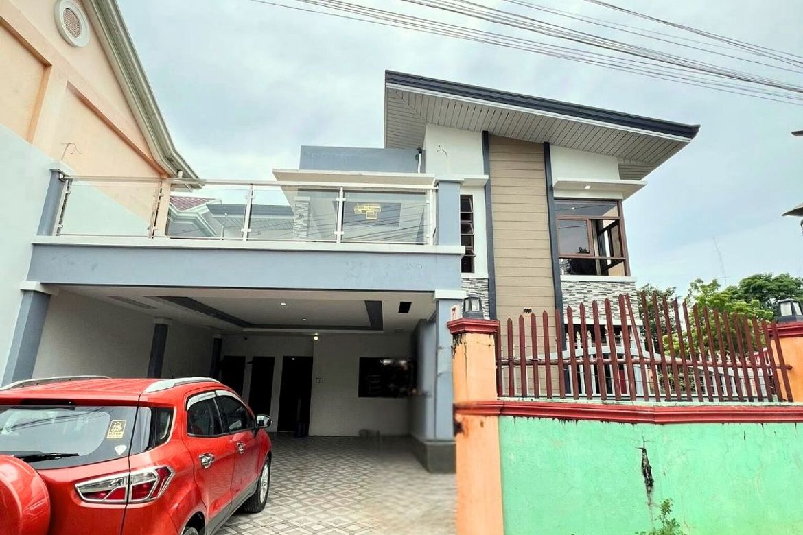 6 Bedroom House for Sale in Booy, Tagbilaran, Bohol