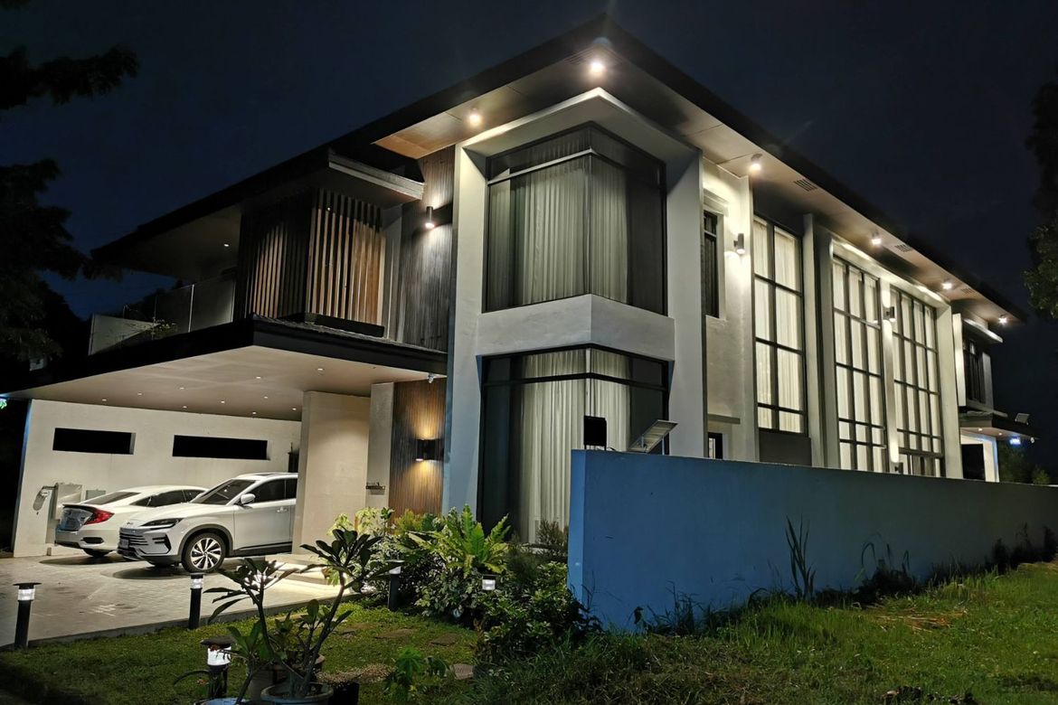 6 Bedroom House for Sale in Brentville International, Mampalasan, Biñan, Laguna