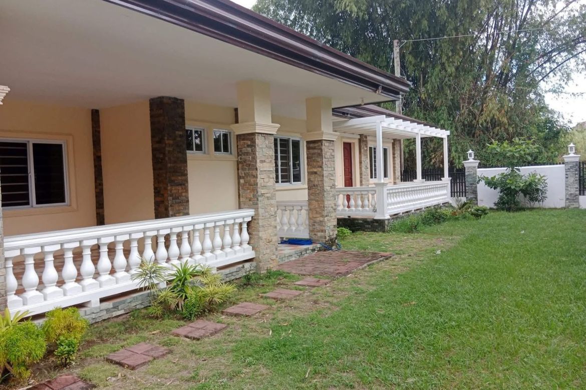 6 Bedroom House for Sale in Candau-Ay, Dumaguete, Negros Oriental