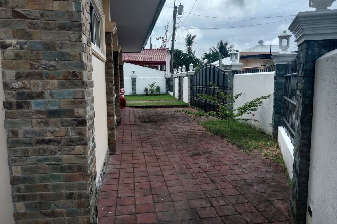 6 Bedroom House for Sale in Candau-Ay, Dumaguete, Negros Oriental – photo 3