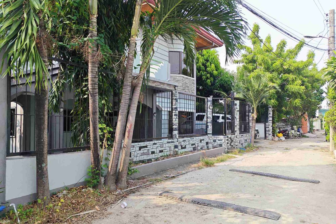 6 Bedroom House for Sale in Centro, Mandaue, Cebu – photo 2