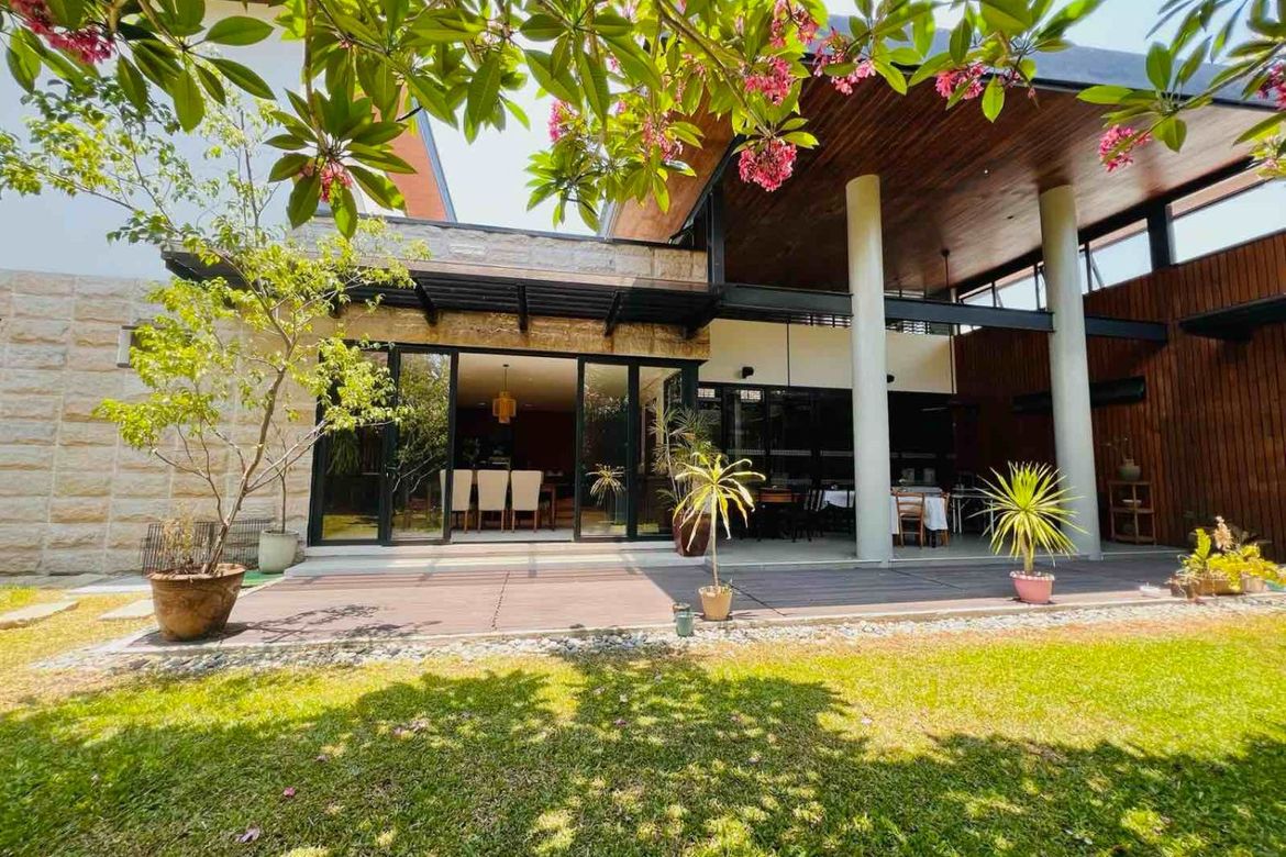 6 Bedroom House for Sale in Cupang, Muntinlupa, Metro Manila – photo 2