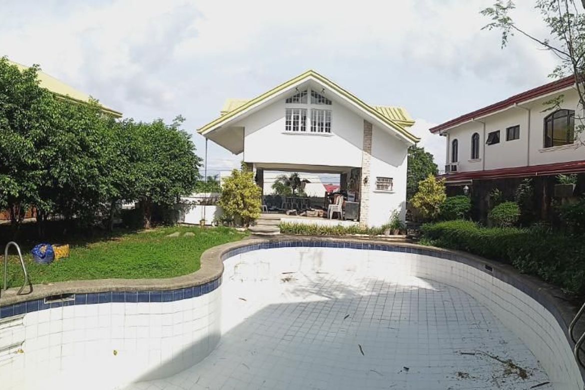 6 Bedroom House for Sale in Cupang, Muntinlupa, Metro Manila – photo 2