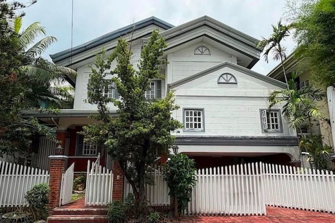 6 Bedroom House for Sale in Cupang, Muntinlupa, Metro Manila