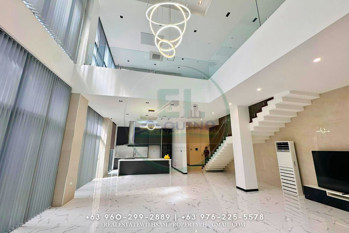 6 Bedroom House for Sale in Cutcut, Angeles, Pampanga