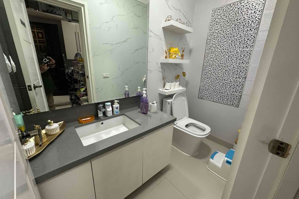 6 Bedroom House for Sale in Damayang Lagi, Quezon City, Metro Manila near LRT-2 J. Ruiz – photo 8