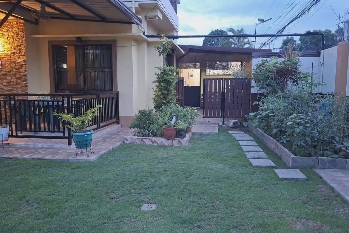 6 Bedroom House for Sale in Daro, Dumaguete, Negros Oriental – photo 2