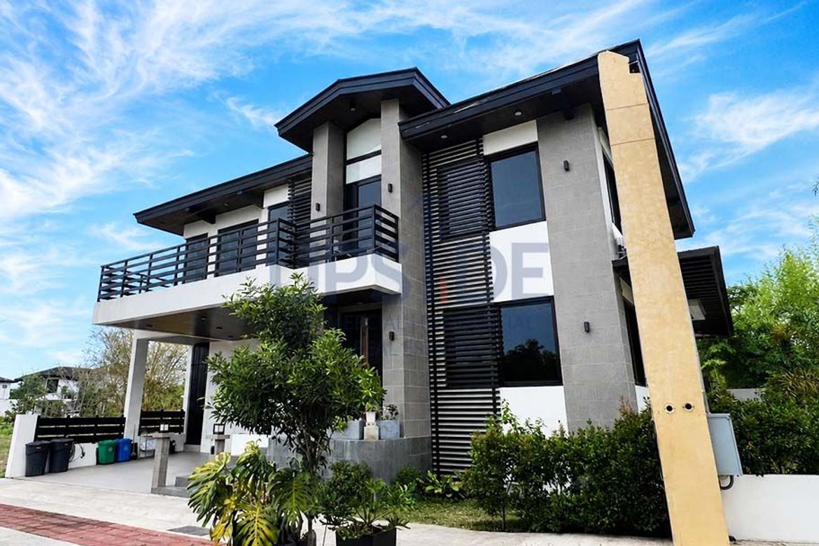 6 Bedroom House for Sale in Don Jose, Santa Rosa, Laguna