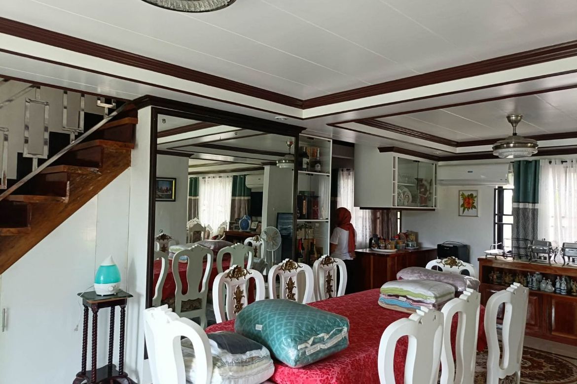 6 Bedroom House for Sale in East Poblacion, Alburquerque, Bohol – photo 2