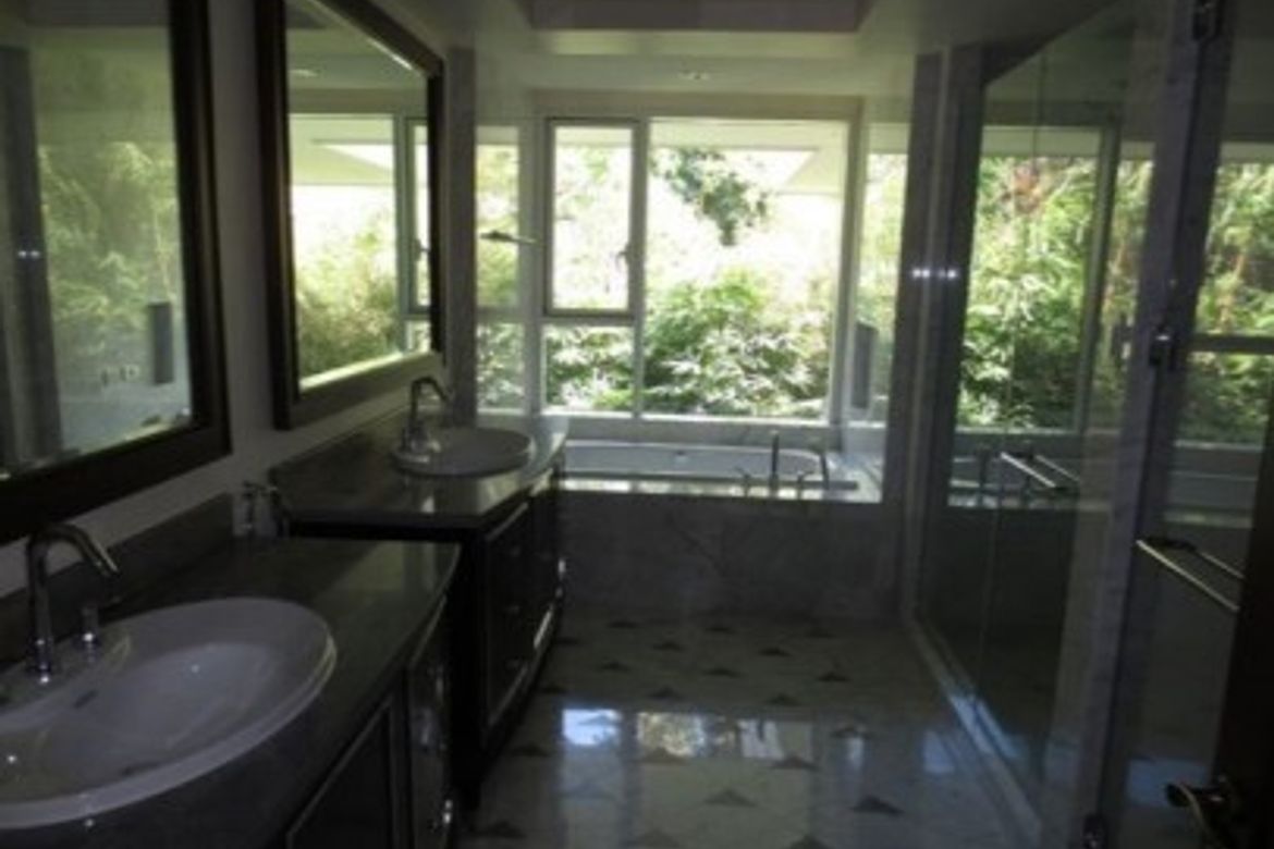 6 Bedroom House for Sale in Forbes Park North, Makati, Metro Manila near MRT-3 Buendia – photo 4