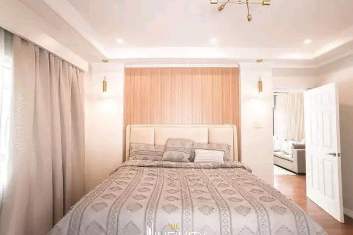 6 Bedroom House for Sale in Greater Lagro, Quezon City, Metro Manila