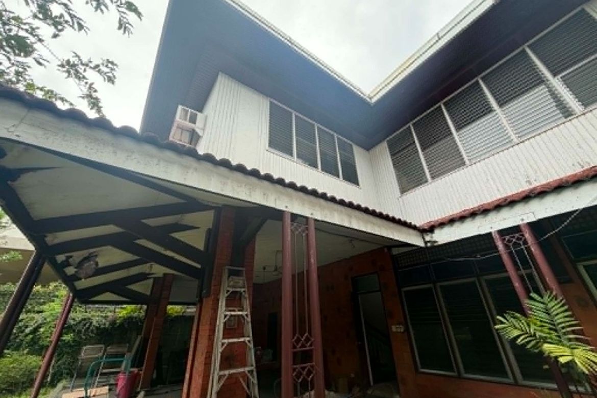6 Bedroom House for Sale in Greenhills, San Juan, Metro Manila