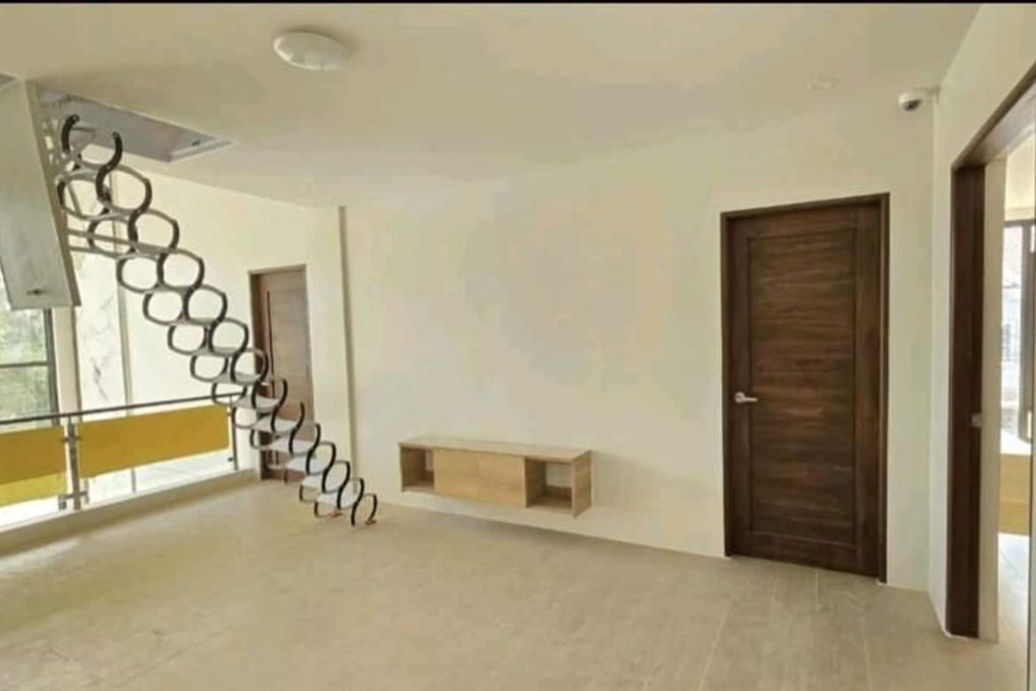 6 Bedroom House for Sale in Greenwoods Executive Village - Cainta, San Andres, Cainta, Rizal – photo 8
