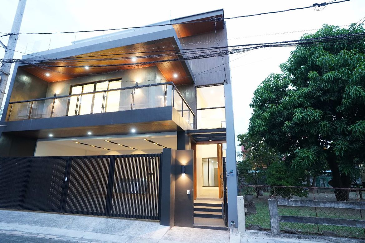 6 Bedroom House for Sale in Greenwoods Executive Village - Cainta, San Andres, Cainta, Rizal