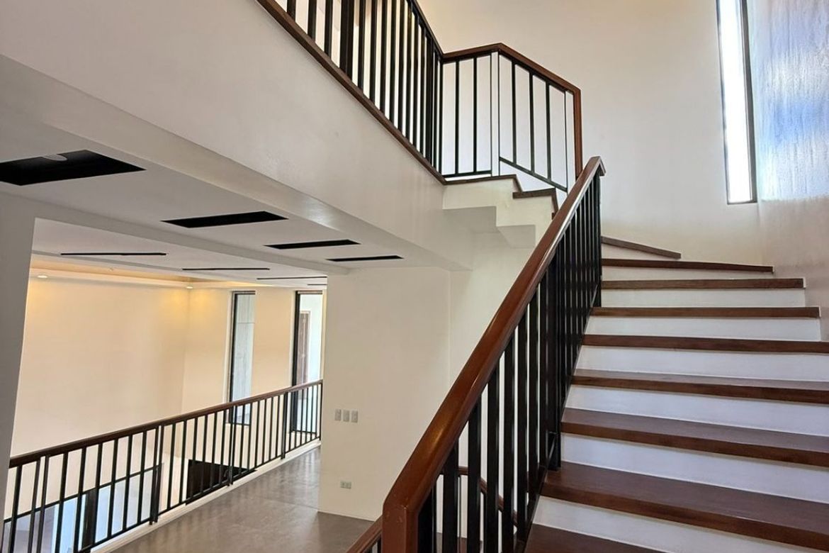 6 Bedroom House for Sale in Greenwoods Executive Village - Cainta, San Andres, Cainta, Rizal – photo 5