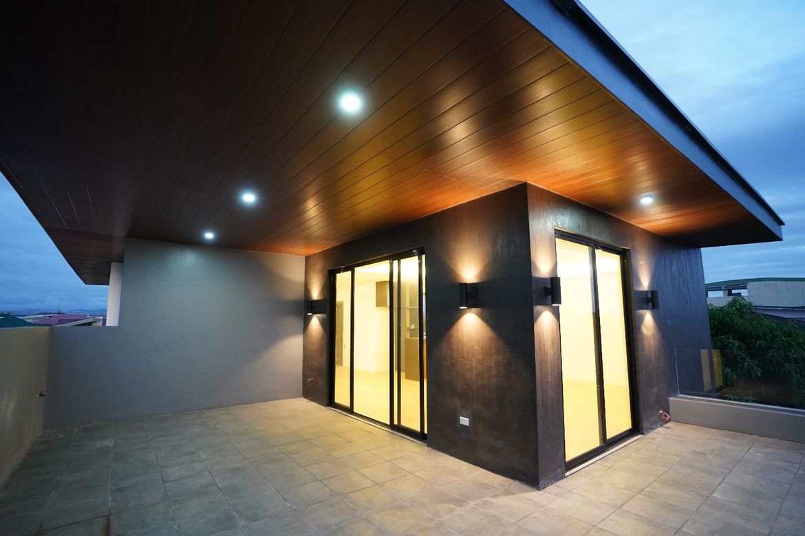 6 Bedroom House for Sale in Greenwoods Executive Village, San Miguel, Pasig, Metro Manila