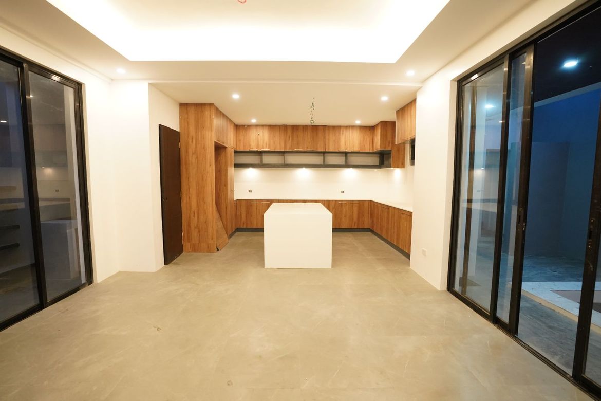 6 Bedroom House for Sale in Greenwoods Executive Village, San Miguel, Pasig, Metro Manila – photo 7