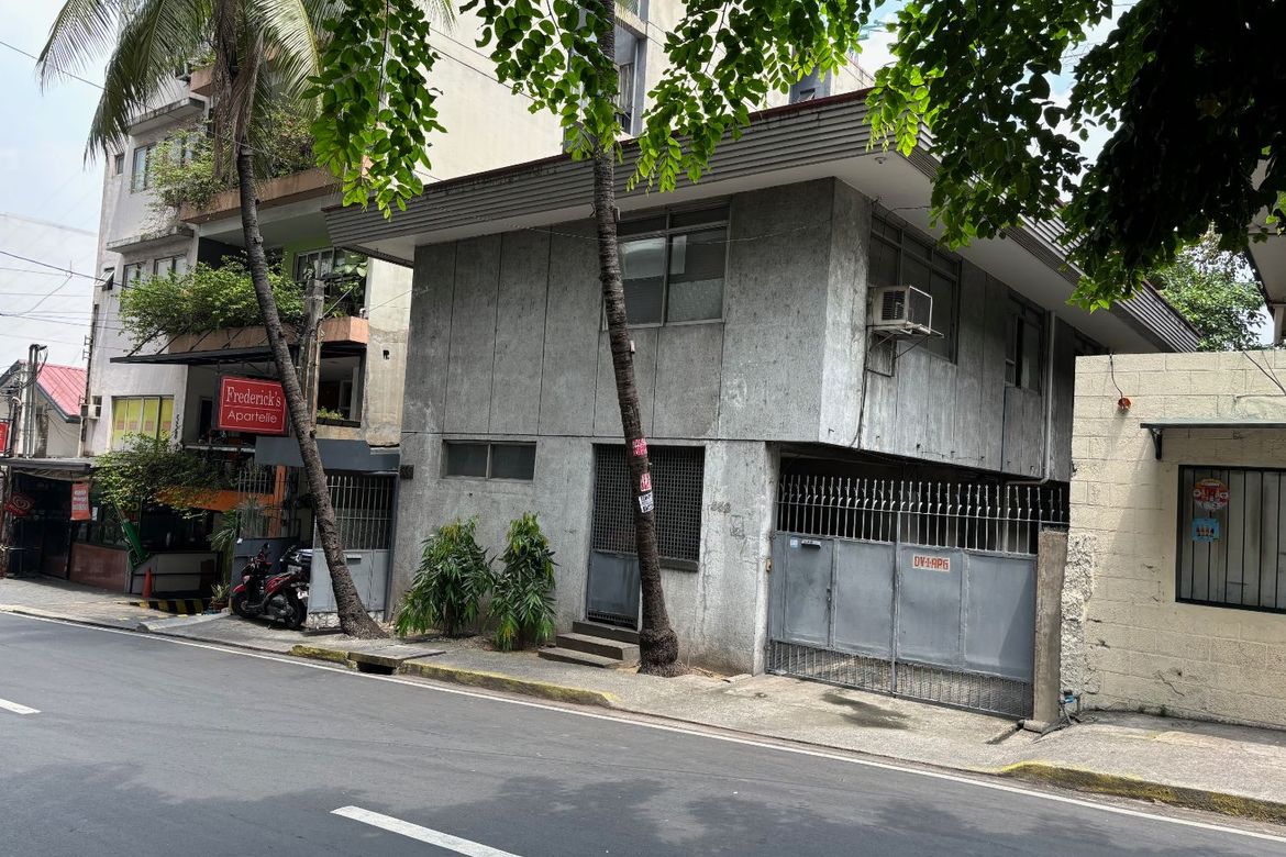 6 Bedroom House for Sale in Highway Hills, Mandaluyong, Metro Manila near MRT-3 Boni