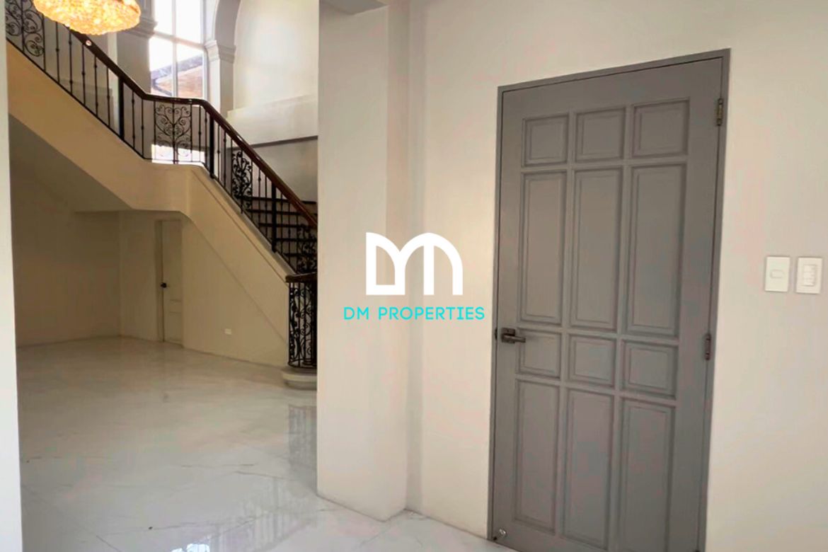6 Bedroom House for Sale in Industrial Valley, Marikina, Metro Manila near LRT-2 Katipunan