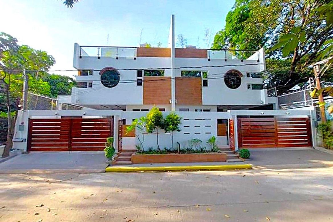 6 Bedroom House for Sale in Industrial Valley, Marikina, Metro Manila near LRT-2 Santolan