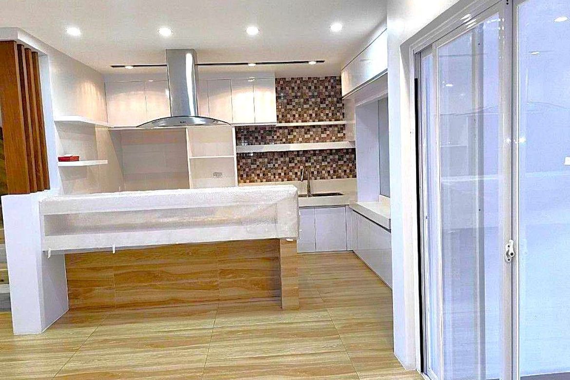 6 Bedroom House for Sale in Industrial Valley, Marikina, Metro Manila near LRT-2 Santolan – photo 5
