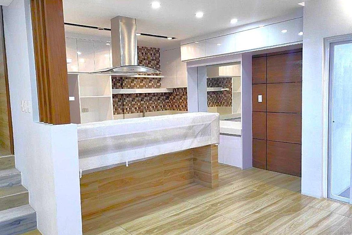 6 Bedroom House for Sale in Industrial Valley, Marikina, Metro Manila near LRT-2 Santolan – photo 6