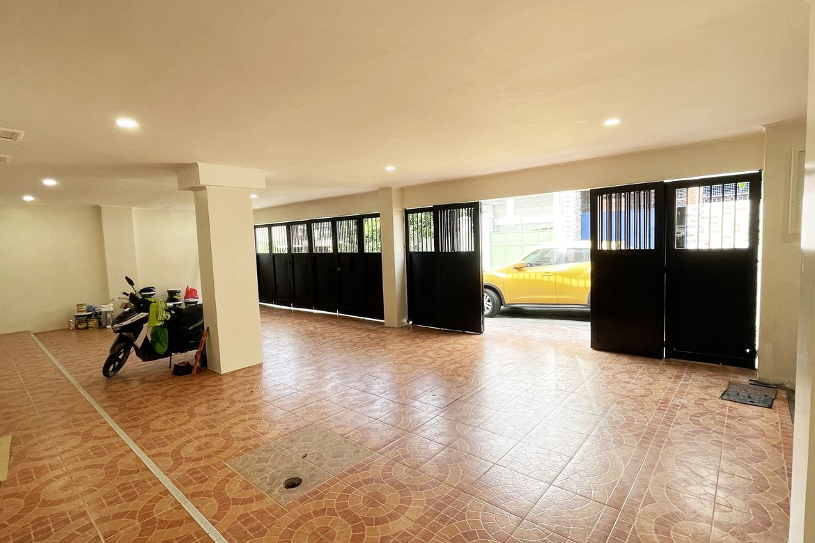 6 Bedroom House for Sale in Kapitolyo, Pasig, Metro Manila – photo 2