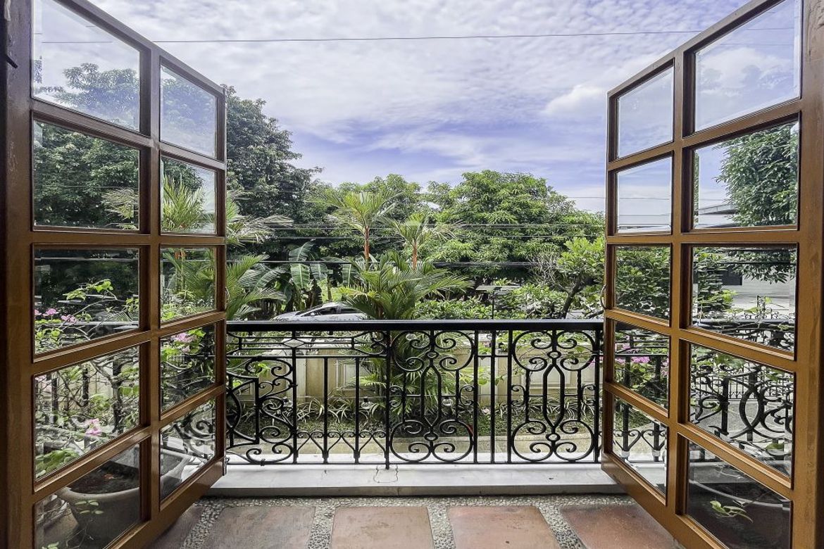 6 Bedroom House for Sale in LOYOLA GRAND VILLAS, Ramon Magsaysay, Quezon City, Metro Manila near LRT-1 Roosevelt – photo 3