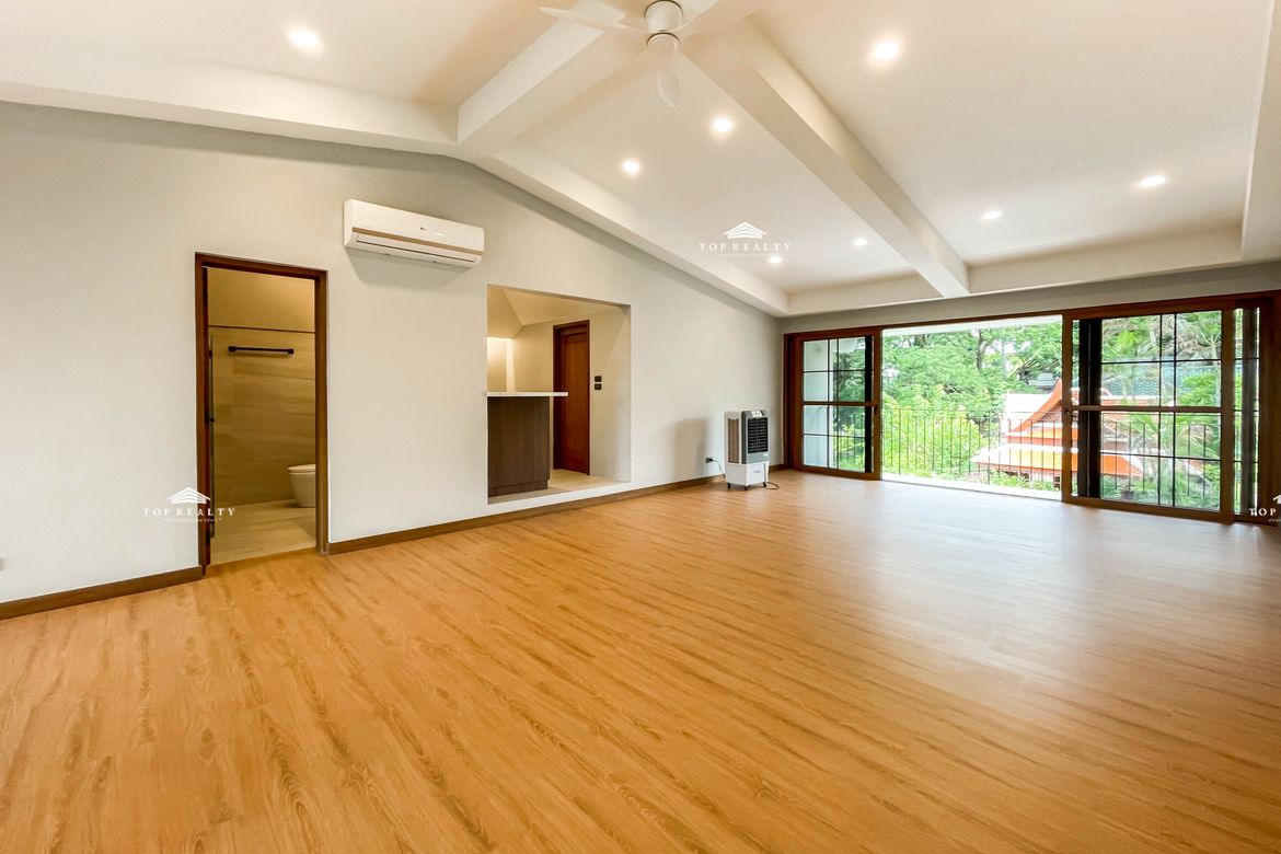 6 Bedroom House for Sale in LOYOLA GRAND VILLAS, Ramon Magsaysay, Quezon City, Metro Manila near LRT-1 Roosevelt – photo 7