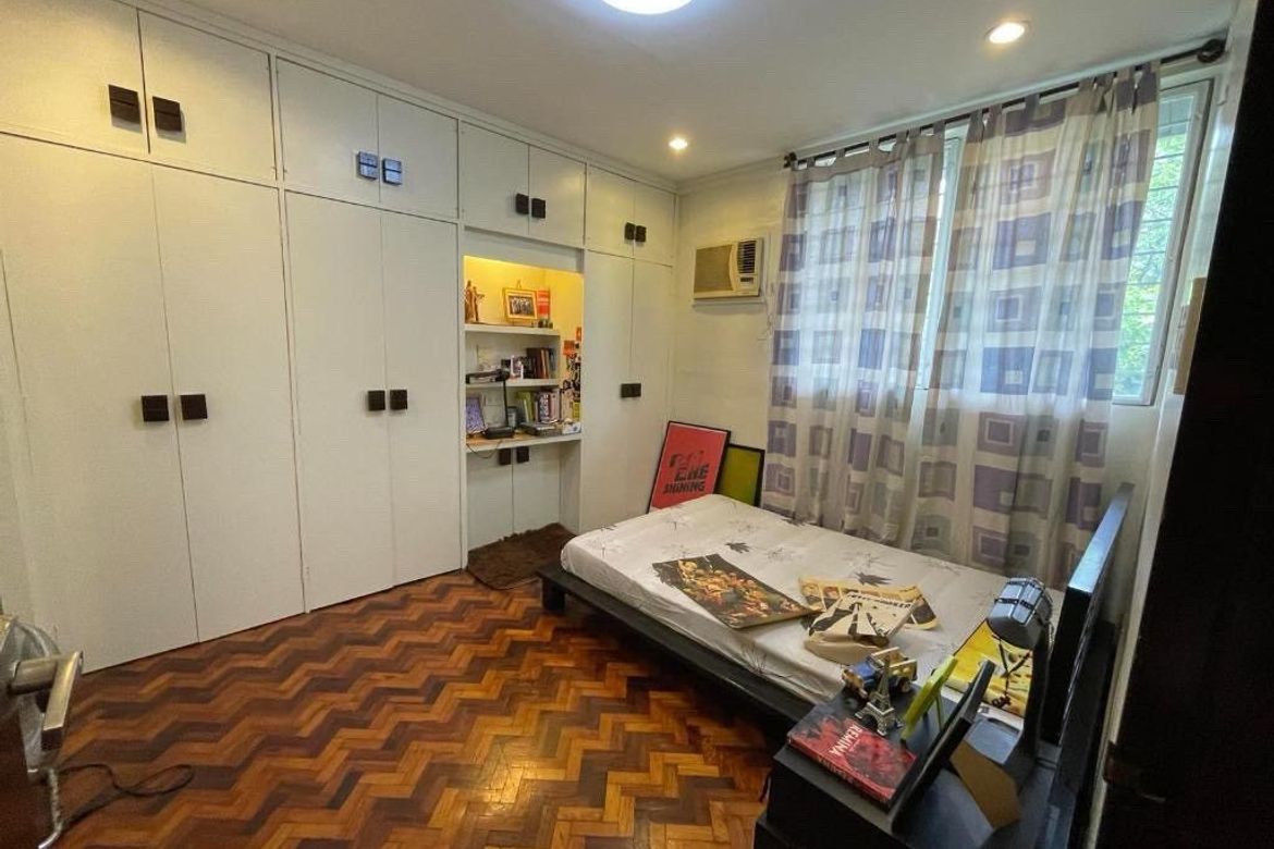 6 Bedroom House for Sale in Loyola Heights, Quezon City, Metro Manila near LRT-2 Katipunan – photo 3