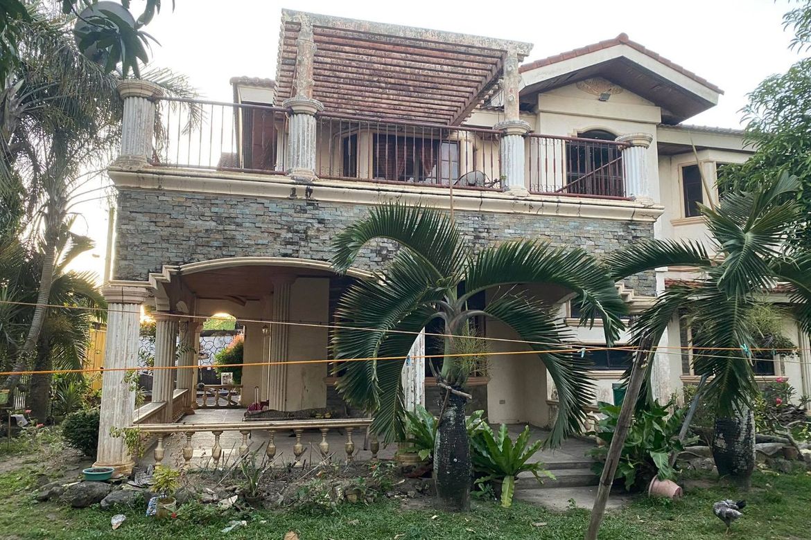 6 Bedroom House for Sale in Ma-Ao Barrio, Bago, Negros Occidental