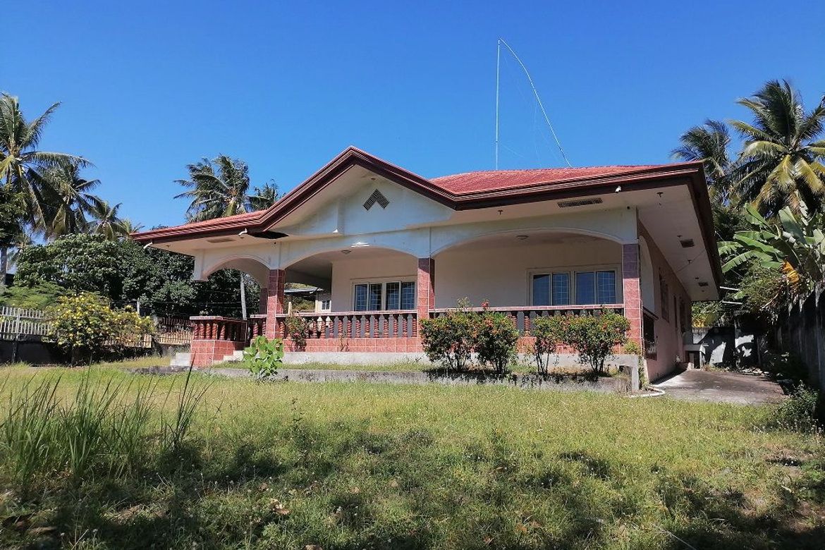 6 Bedroom House for Sale in Maayongtubig, Dauin, Negros Oriental