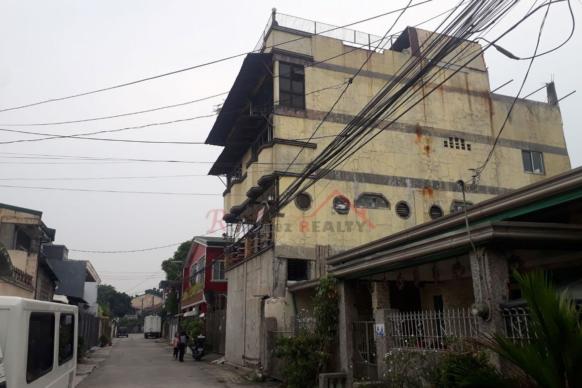6 Bedroom House for Sale in Malinta, Valenzuela, Metro Manila