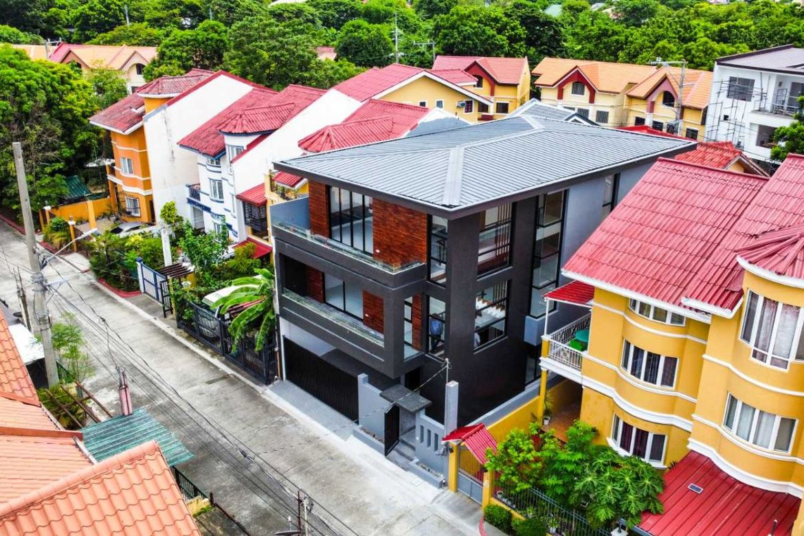 6 Bedroom House for Sale in Marcelo Green Village, Parañaque, Metro Manila